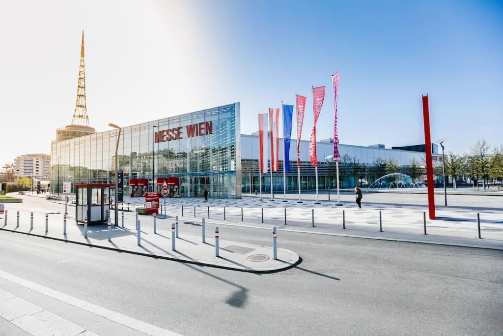 Town House Near Metro & Vienna City Center エクステリア 写真