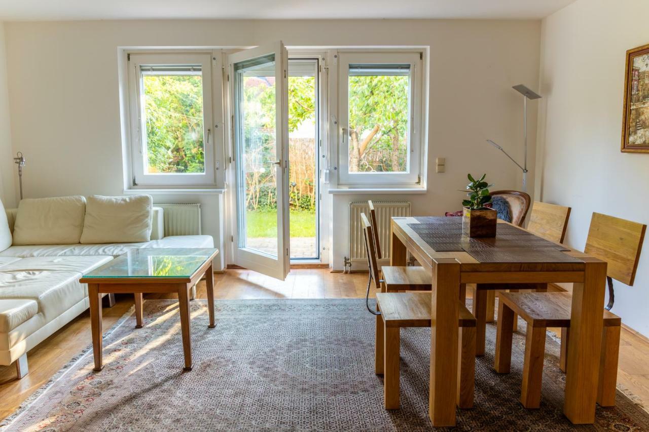 Town House Near Metro & Vienna City Center エクステリア 写真