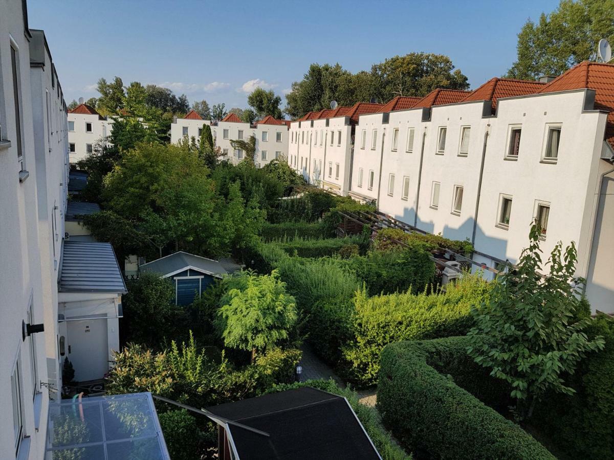 Town House Near Metro & Vienna City Center エクステリア 写真